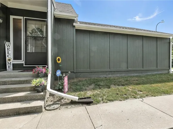 1100 NW 70th Ct, Kansas City, MO 64118