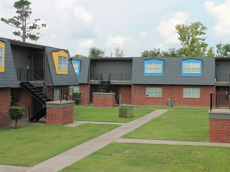 Commons @ McNeese — Photo 2