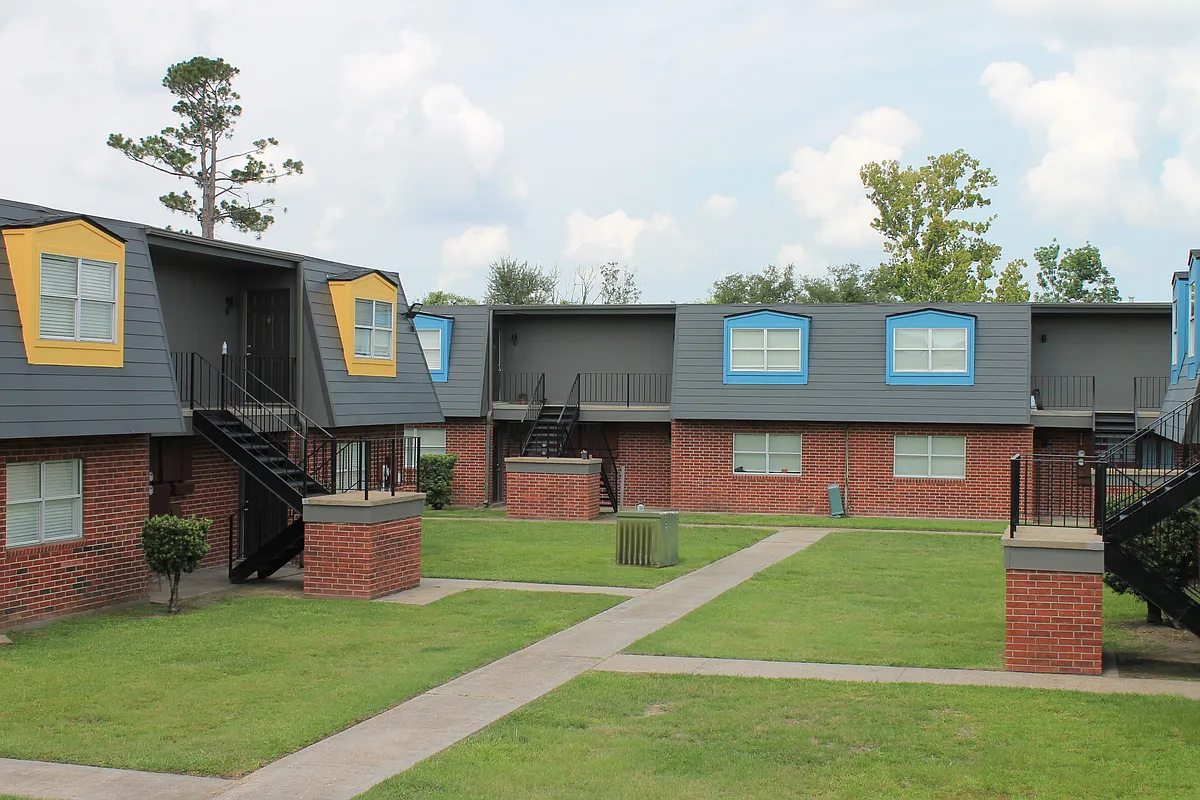 Building Photo - Commons @ McNeese