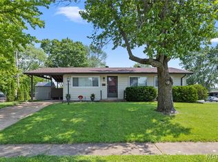 404 N Duchesne Dr, Saint Charles, MO 63301
