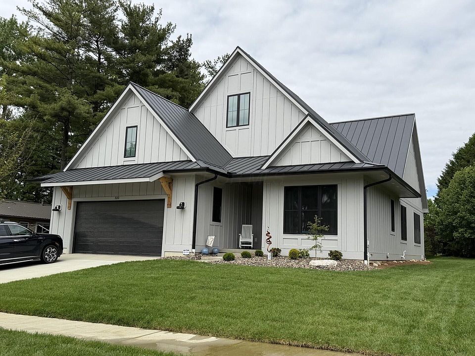 1st image of 320 Myrtle Dr
