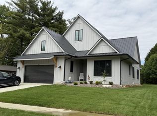 320 Myrtle Dr, Westerville, OH 43081