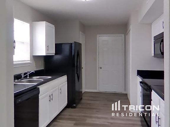 5th image of 6052 Draycott Dr