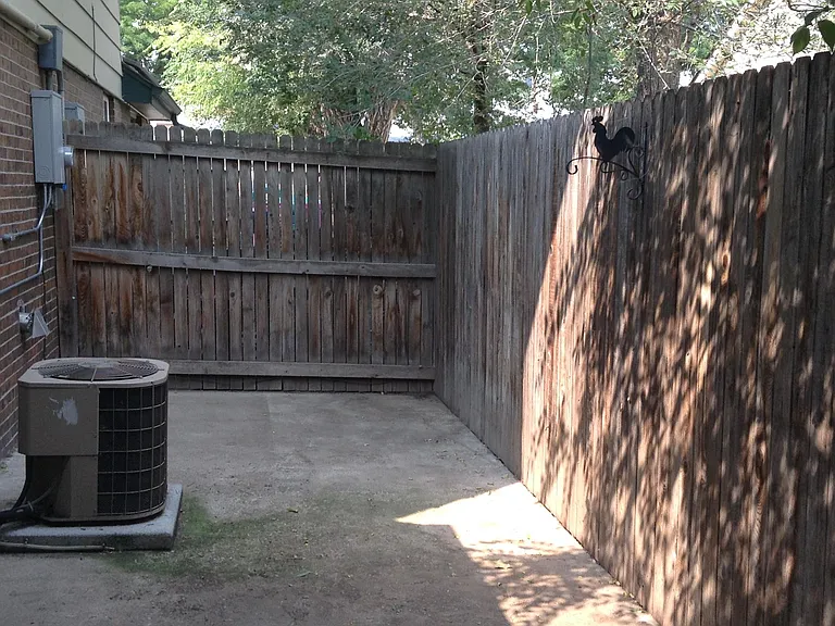 Enclosed privacy patio