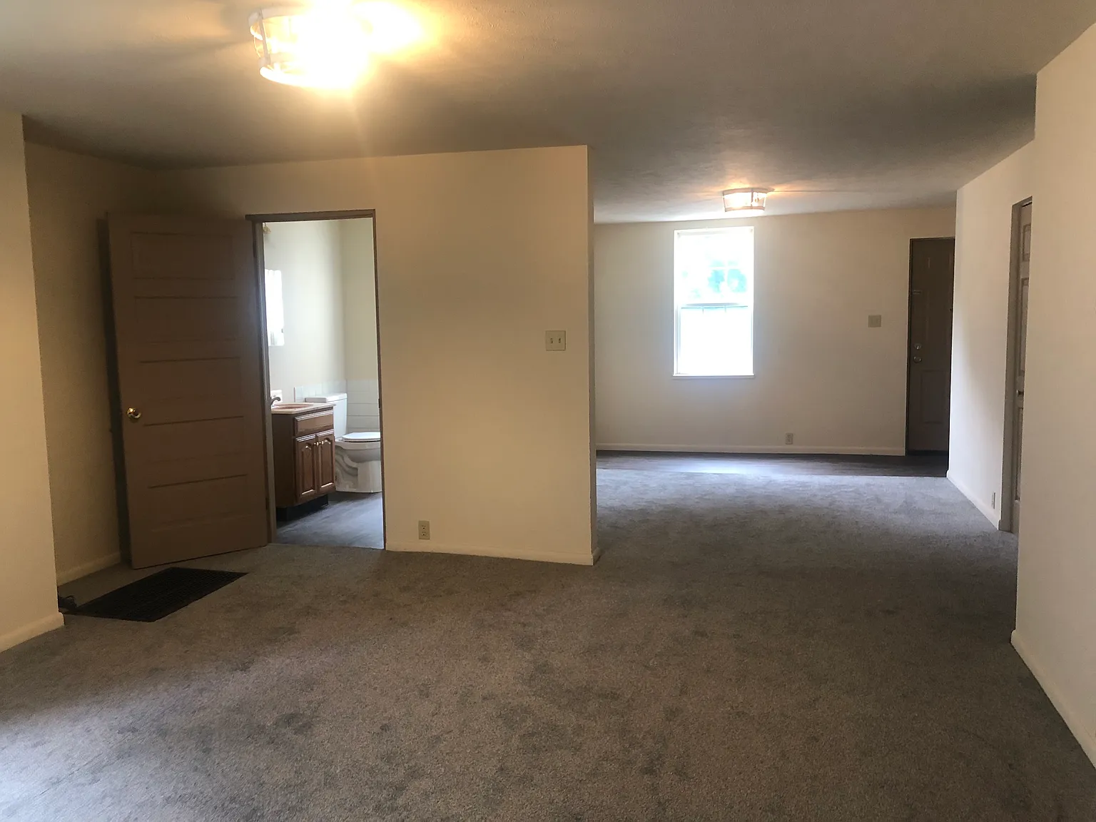 3 bed, 1.5 bath, 1560 sqft, $1,375 — Photo 4