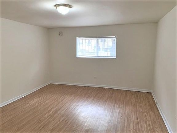 3rd image of 2324 W Wilson Ave #G