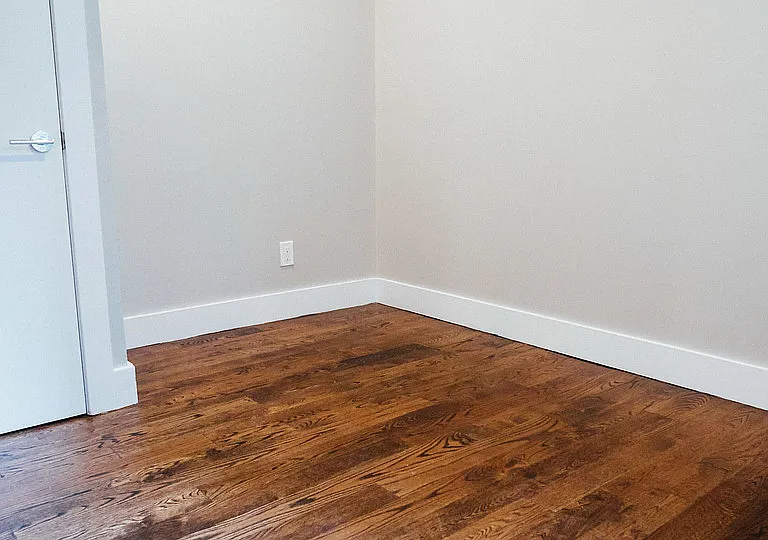 206 Scholes St #9 — Photo 8
