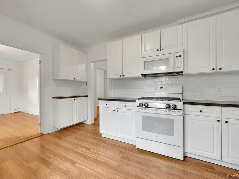 437 Warburton Ave #2 — Photo 4