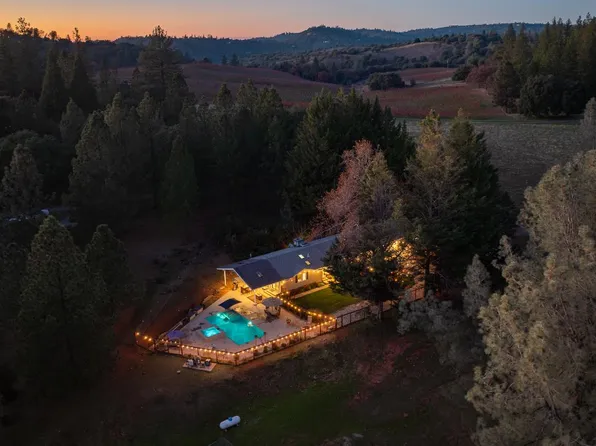 10376 Tabeaud Rd, Pine Grove, CA 95665