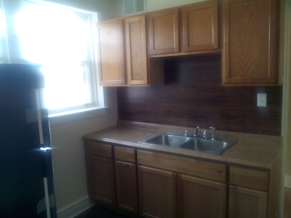 1st image of 7924 S Kingston Ave