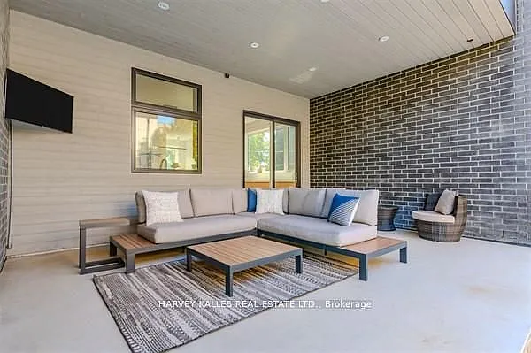 3279 Lakeshore Rd — Photo 47