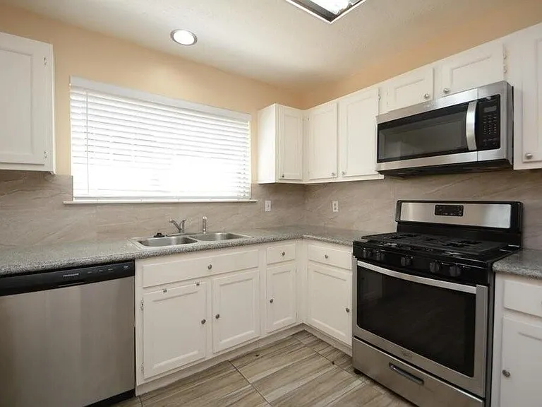 15 S Tallowberry Dr — Photo 10