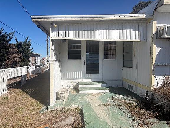 2nd image of 1750 Kent Dr
