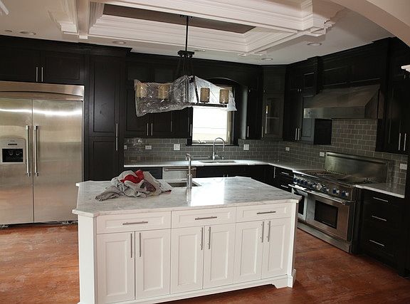 4th image of 2236 Douglas Ave