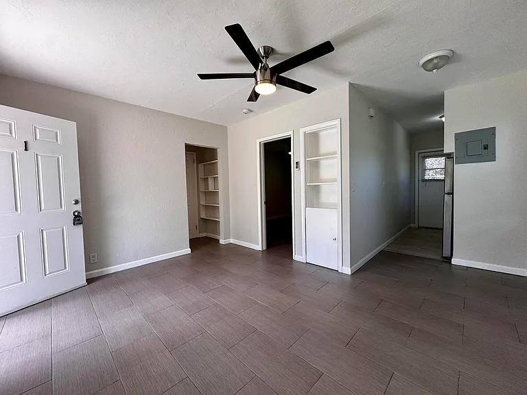 625 NE 14th Ave #1 — Photo 4