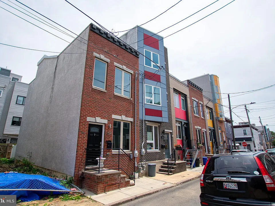 1441 S Bouvier St