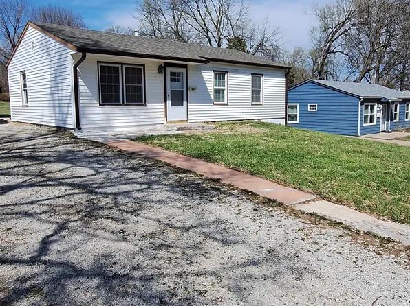 404 E 3rd Dr S, Independence, MO 64050