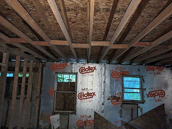 4th image of 2455 State St