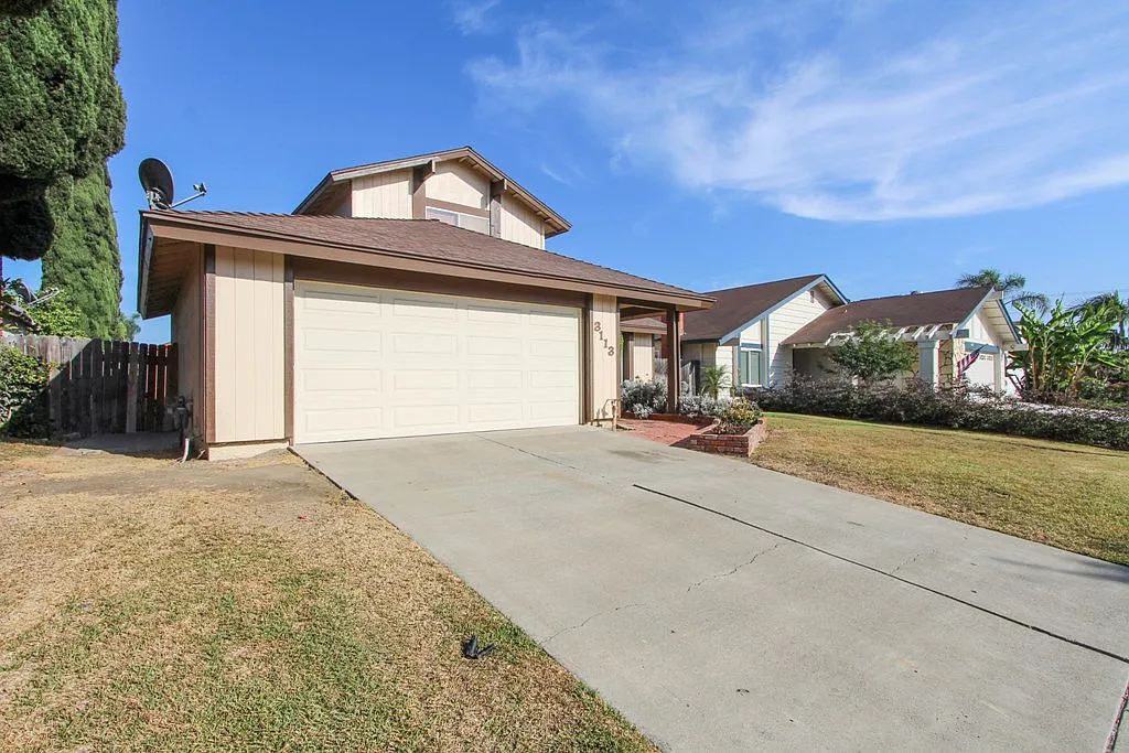 4 bed, 2.5 bath, 1715 sqft, $4,490 — Photo 3