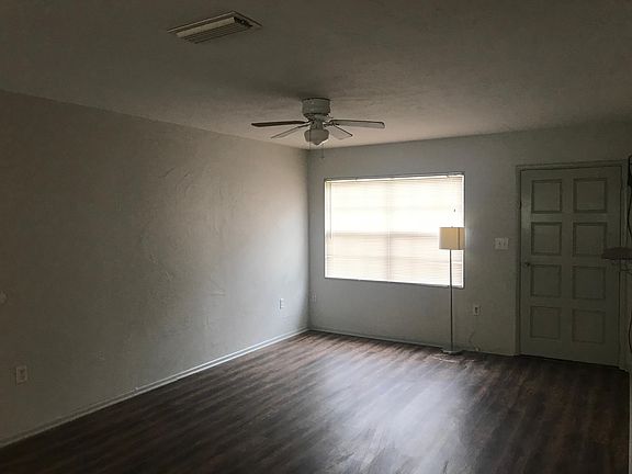3rd image of 1610 Milam Dr