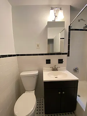 Rented by City Connections Realty | media 8