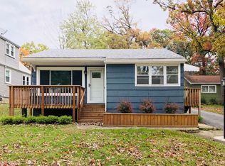 602 Maple Ave, Willow Springs, IL 60480