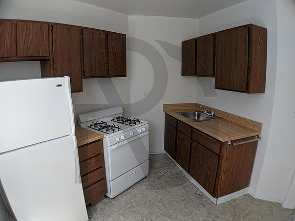 3rd image of 434 W Belden Ave #43823