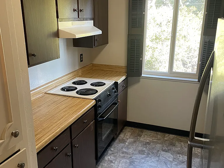 1040 El Camino Real #205 — Photo 9