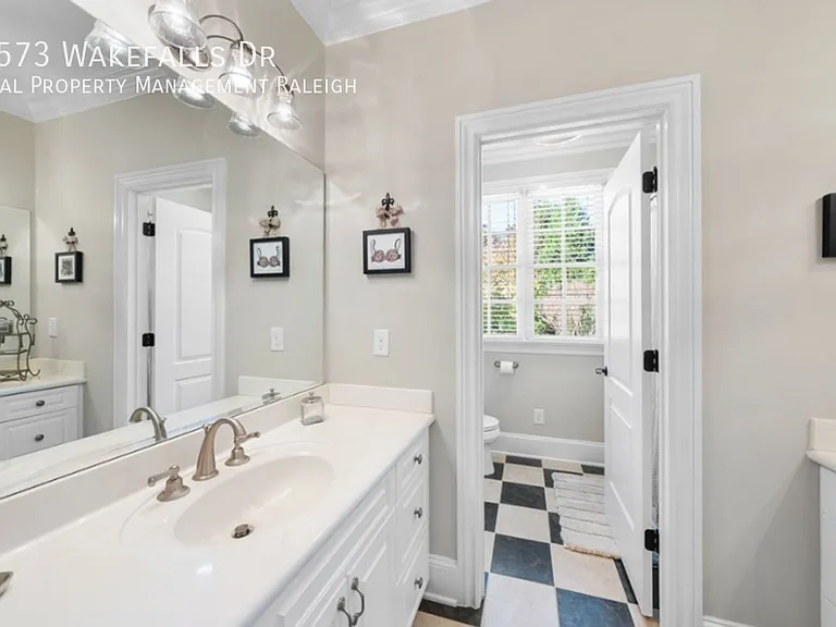 6573 Wakefalls Dr — Photo 45