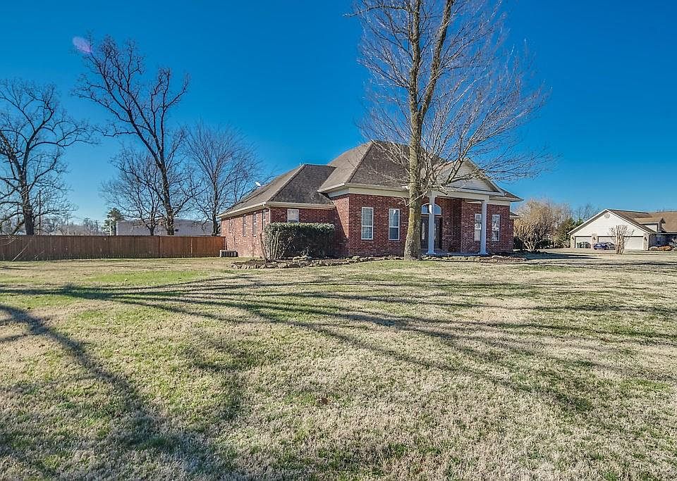 1st image of 1705 Billie Acres Pl