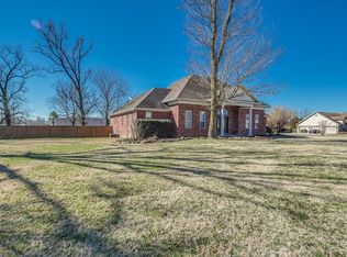 1705 Billie Acres Pl, Lowell, AR 72745