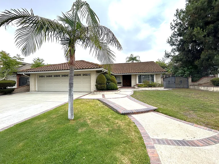904 Sky Meadow Pl — Photo 1