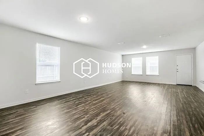 4 bed, 2.0 bath, 1788 sqft, $1,575 — Photo 2