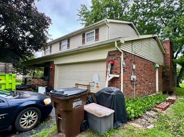 8741 Ashbrook Dr, West Chester, OH 45069