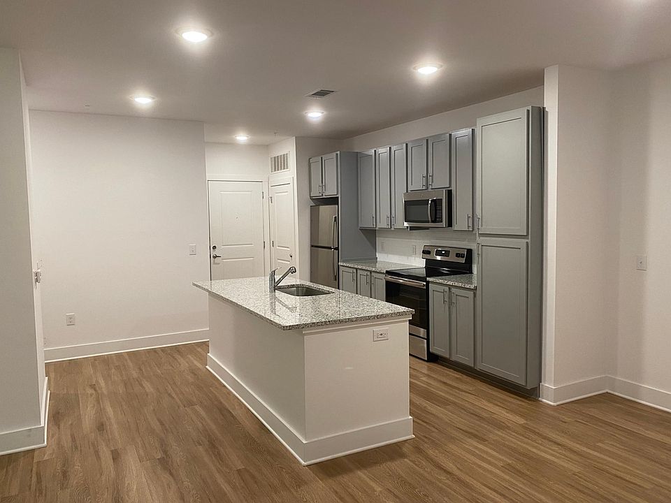 1st image of 6039 Mason Creek Cir