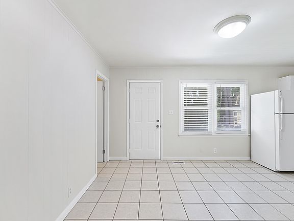 2nd image of 2808 Bardwell Rd