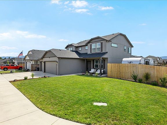 3rd image of 3253 Corden St