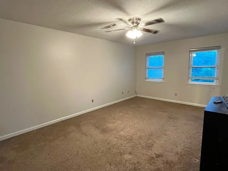 9415 Seasons Dr — Photo 7