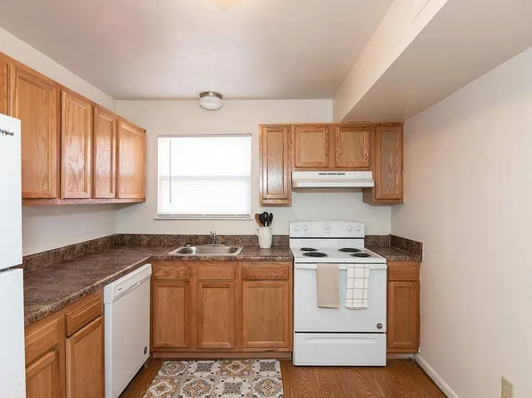 Carson Square Apartments