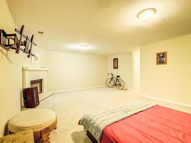 7112 Lake Cove Dr — Photo 46