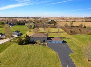 23806 S Schoolhouse Rd, Manhattan, IL 60442