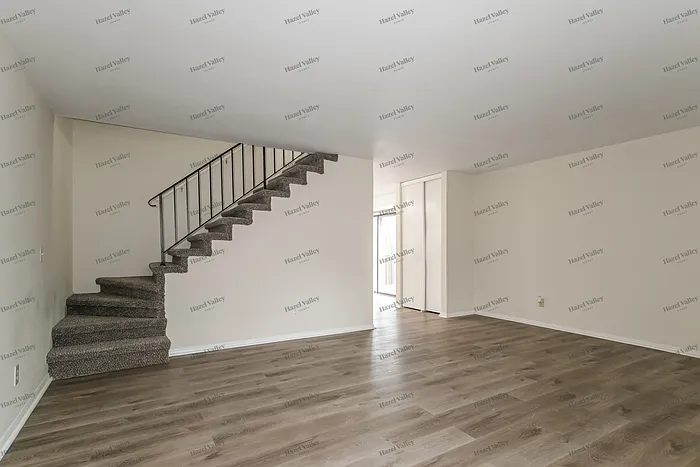 606 Alsmeyer Dr — Photo 5