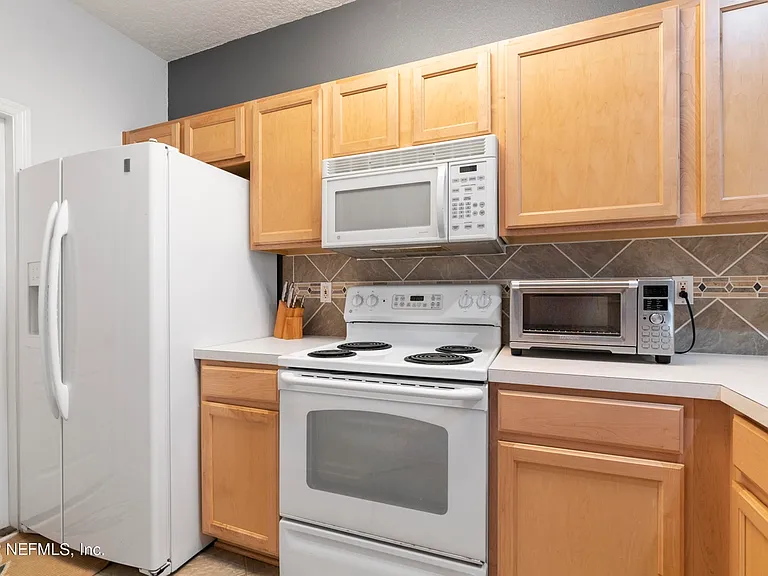 6130 Bartram Village Dr — Photo 2