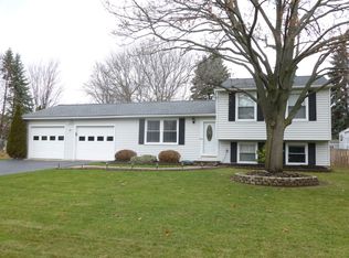 38 Cascade Rd, West Henrietta, NY 14586