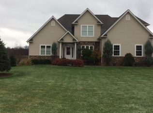 1302 Hillwood Dr, Guntersville, AL 35976