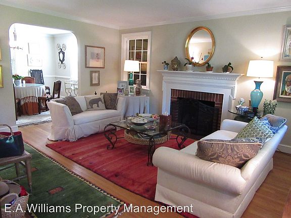 3rd image of 4406 Bromley Ln