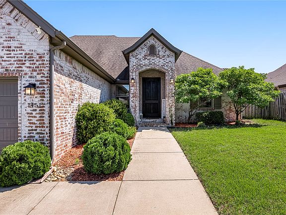 3rd image of Abbey Ln