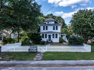 128 Steamboat Rd, Irvington, VA 22480