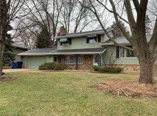 6720 Sioux Trl, Edina, MN 55439