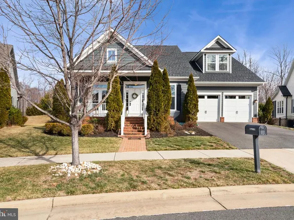 17021 Silver Arrow Dr, Dumfries, VA 22026